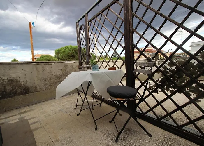 Attico con Jacuzzi, terrazzo e fibra Appartamento *