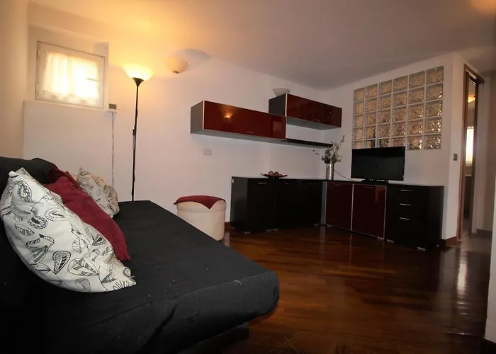 Attico con Jacuzzi, terrazzo e fibra Roma