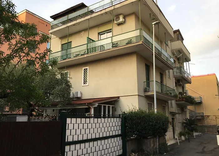 Attico con Jacuzzi, terrazzo e fibra Appartamento